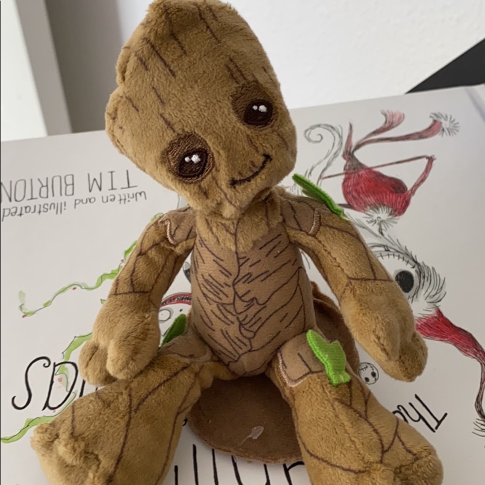 Shoulder Groot with Magnetic Attachment